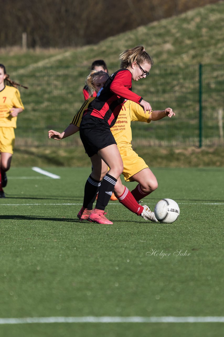 Bild 281 - B-Juniorinnen SG Weststeinburg/Bei - SV Fisia 03 : Ergebnis: 1:2